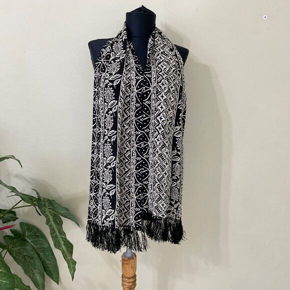 100 % SILK Mitra SCARF Women's 10”x 66” black /cream Rectangle Boho artsy print - Picture 1 of 9